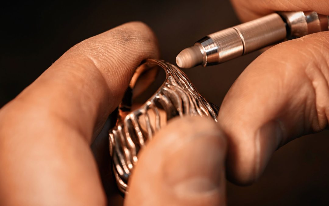 Prendre soin de vos bijoux précieux : les conseils d’experts
